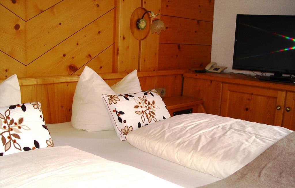 Hotel Garni Apart Elfriede 피스 객실 사진