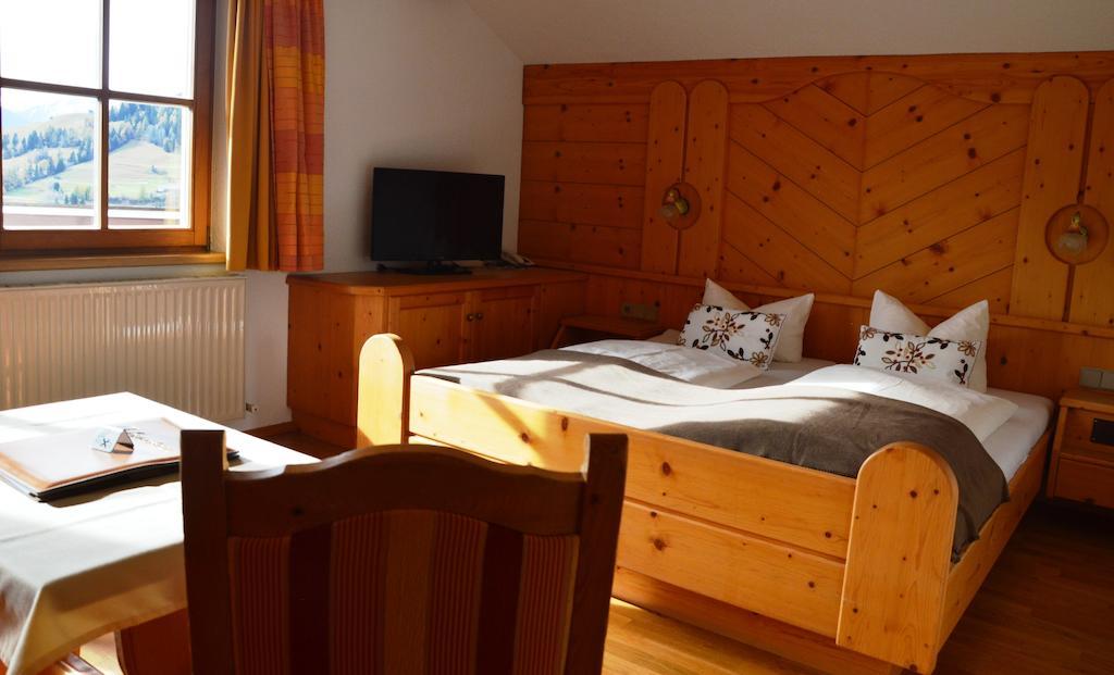 Hotel Garni Apart Elfriede 피스 객실 사진