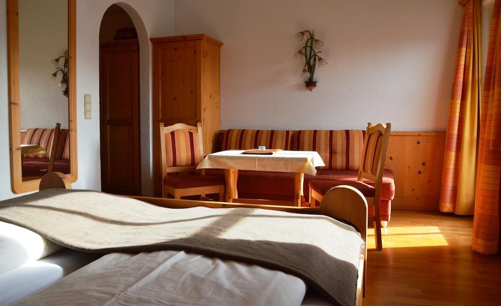 Hotel Garni Apart Elfriede 피스 객실 사진